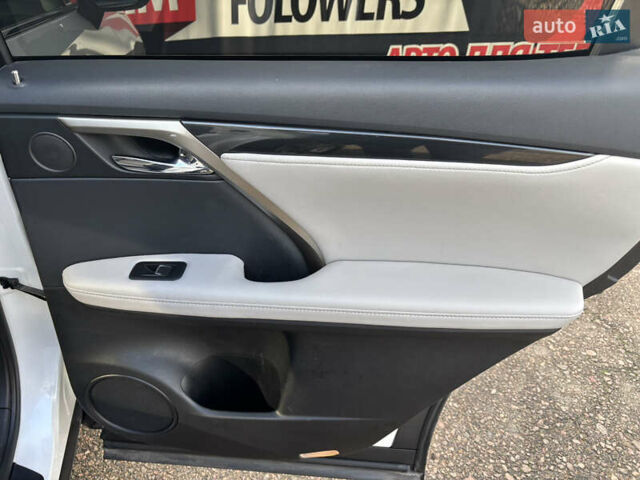 Белый Лексус РХ, объемом двигателя 3.46 л и пробегом 61 тыс. км за 28900 $, фото 12 на Automoto.ua