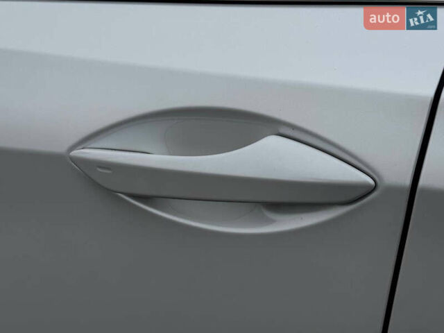Білий Лексус РХ, об'ємом двигуна 2 л та пробігом 99 тис. км за 36500 $, фото 10 на Automoto.ua