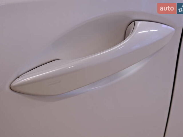 Белый Лексус РХ, объемом двигателя 3.46 л и пробегом 48 тыс. км за 36900 $, фото 50 на Automoto.ua