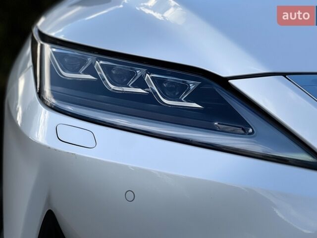 Белый Лексус РХ, объемом двигателя 2 л и пробегом 70 тыс. км за 47900 $, фото 33 на Automoto.ua