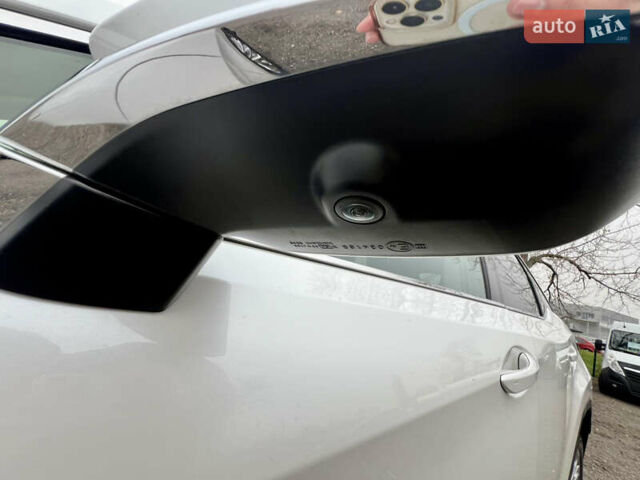 Білий Лексус РХ, об'ємом двигуна 3.46 л та пробігом 61 тис. км за 52000 $, фото 28 на Automoto.ua