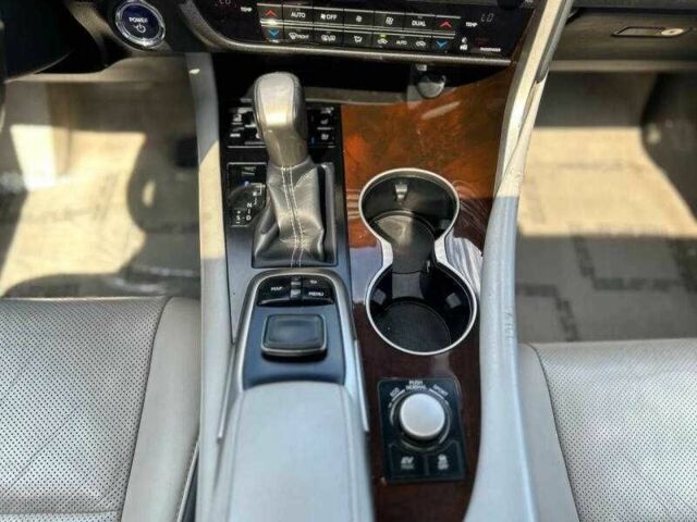 Белый Лексус РХ, объемом двигателя 3.5 л и пробегом 24 тыс. км за 15600 $, фото 7 на Automoto.ua