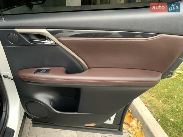 Лексус РХ 2019 у Дніпро (Дніпропетровську) на Automoto.ua Білий Лексус РХ, об'ємом двигуна 3.46 л та пробігом 122 тис. км за 38999 $, фото 52 на Automoto.ua