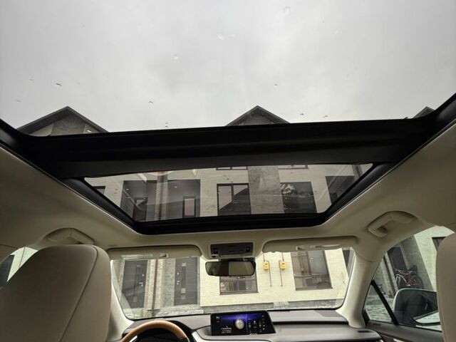 Лексус РХ 2019 у Софіївська Борщагівка на Automoto.ua Білий Лексус РХ, об'ємом двигуна 3.5 л та пробігом 77 тис. км за 44500 $, фото 12 на Automoto.ua