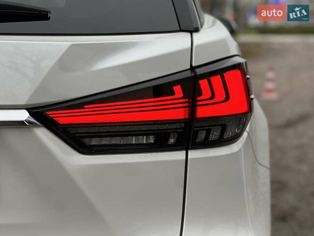 Білий Лексус РХ, об'ємом двигуна 3.46 л та пробігом 61 тис. км за 52000 $, фото 14 на Automoto.ua