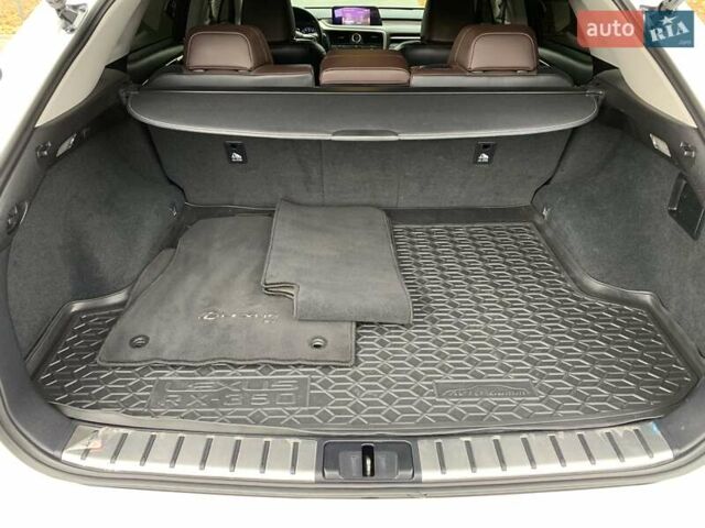 Лексус РХ 2019 у Дніпро (Дніпропетровську) на Automoto.ua Білий Лексус РХ, об'ємом двигуна 3.46 л та пробігом 122 тис. км за 38999 $, фото 67 на Automoto.ua