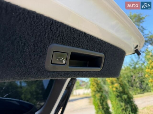 Білий Лексус РХ, об'ємом двигуна 3.5 л та пробігом 80 тис. км за 45500 $, фото 138 на Automoto.ua