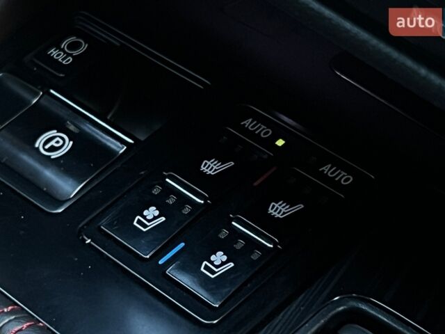 Белый Лексус РХ, объемом двигателя 2 л и пробегом 70 тыс. км за 47900 $, фото 22 на Automoto.ua