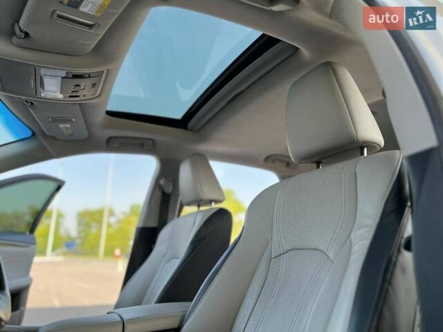 Білий Лексус РХ, об'ємом двигуна 3.46 л та пробігом 74 тис. км за 41000 $, фото 8 на Automoto.ua