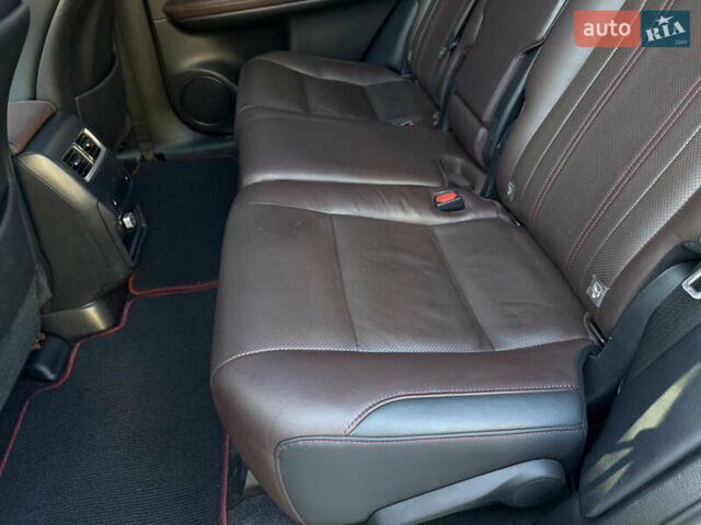 Білий Лексус РХ, об'ємом двигуна 2 л та пробігом 157 тис. км за 33000 $, фото 39 на Automoto.ua