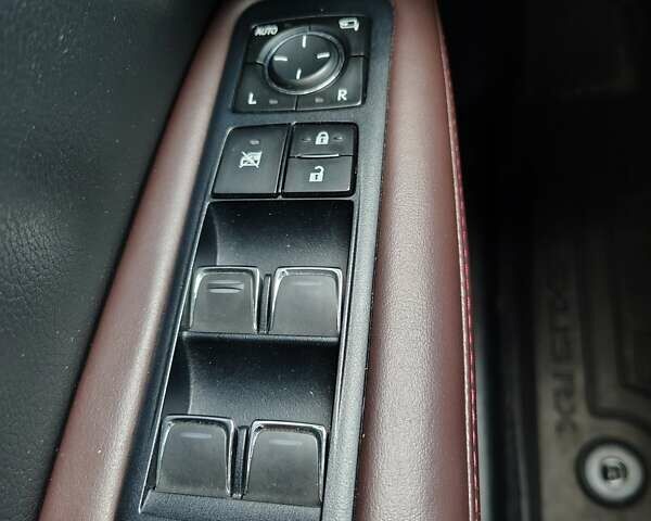 Белый Лексус РХ, объемом двигателя 2 л и пробегом 85 тыс. км за 43200 $, фото 23 на Automoto.ua