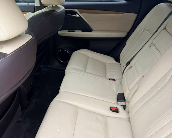 Белый Лексус РХ, объемом двигателя 3.46 л и пробегом 70 тыс. км за 36000 $, фото 18 на Automoto.ua