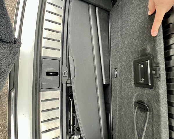 Белый Лексус РХ, объемом двигателя 3.46 л и пробегом 61 тыс. км за 55500 $, фото 41 на Automoto.ua