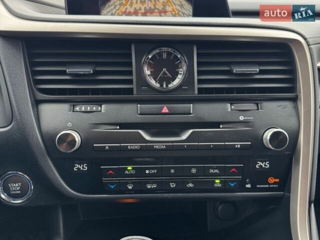 Белый Лексус РХ, объемом двигателя 2 л и пробегом 134 тыс. км за 40000 $, фото 11 на Automoto.ua