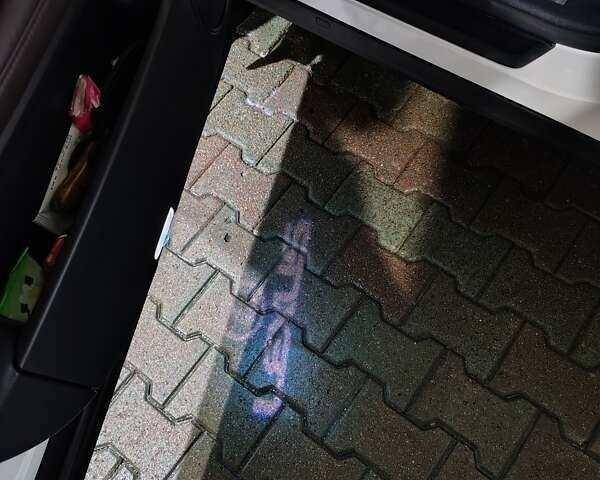 Белый Лексус РХ, объемом двигателя 2 л и пробегом 85 тыс. км за 43200 $, фото 30 на Automoto.ua