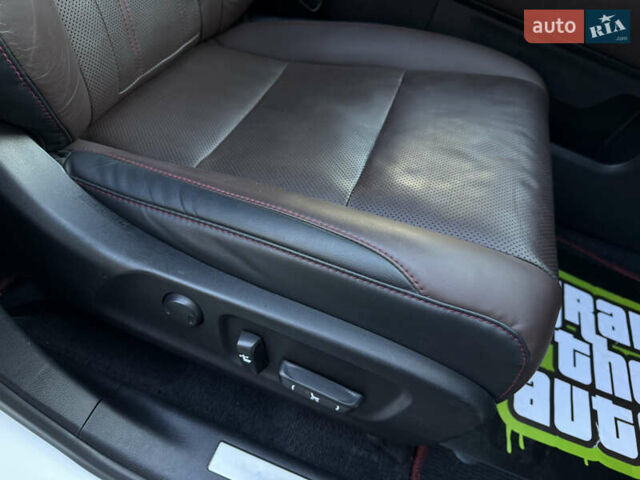 Белый Лексус РХ, объемом двигателя 2 л и пробегом 157 тыс. км за 33000 $, фото 34 на Automoto.ua