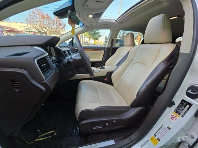 Белый Лексус РХ, объемом двигателя 0 л и пробегом 45 тыс. км за 28000 $, фото 9 на Automoto.ua