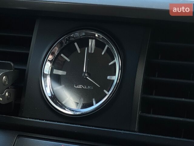 Белый Лексус РХ, объемом двигателя 2 л и пробегом 70 тыс. км за 47900 $, фото 26 на Automoto.ua