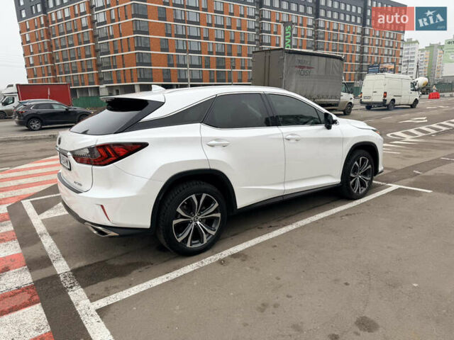 Белый Лексус РХ, объемом двигателя 3.46 л и пробегом 70 тыс. км за 36000 $, фото 2 на Automoto.ua