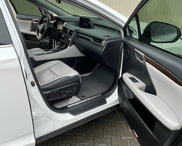 Білий Лексус РХ, об'ємом двигуна 3.46 л та пробігом 68 тис. км за 32500 $, фото 10 на Automoto.ua