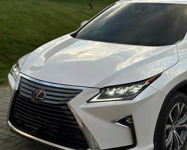 Белый Лексус РХ, объемом двигателя 2 л и пробегом 68 тыс. км за 41000 $, фото 3 на Automoto.ua