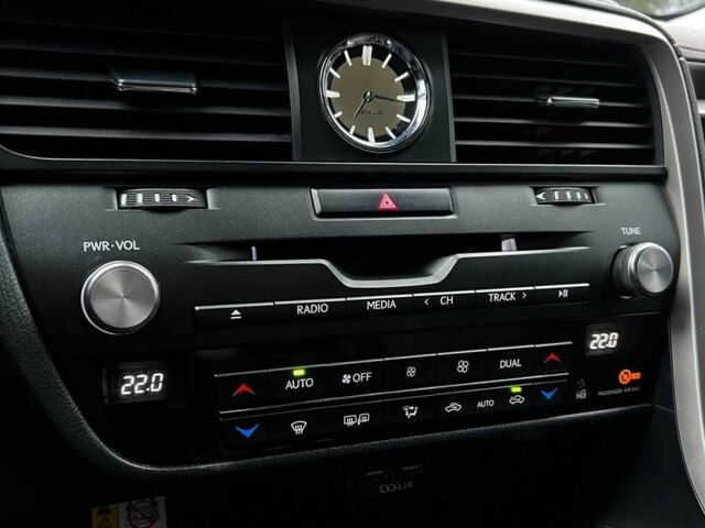 Белый Лексус РХ, объемом двигателя 2 л и пробегом 72 тыс. км за 46900 $, фото 15 на Automoto.ua