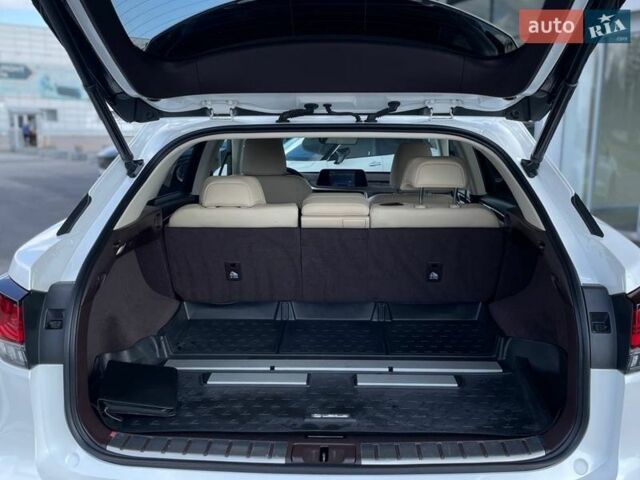 Белый Лексус РХ, объемом двигателя 2 л и пробегом 78 тыс. км за 43500 $, фото 3 на Automoto.ua