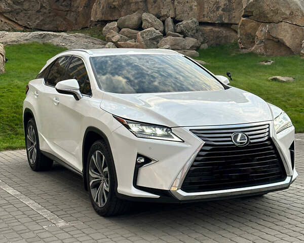 Белый Лексус РХ, объемом двигателя 2 л и пробегом 68 тыс. км за 39500 $, фото 13 на Automoto.ua