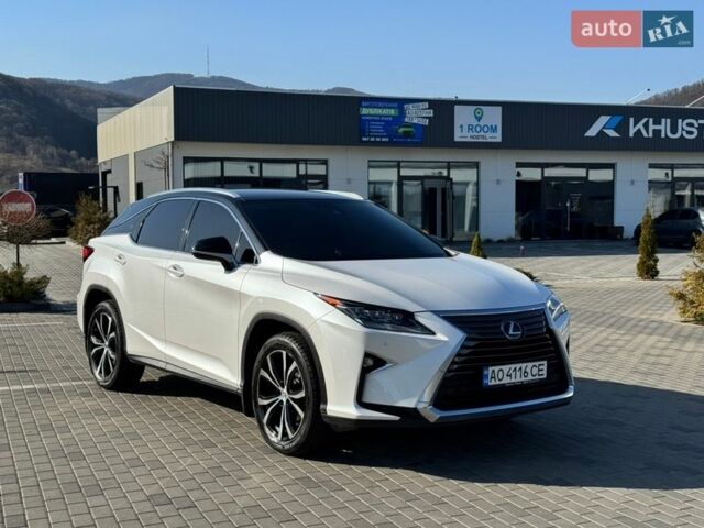 Белый Лексус РХ, объемом двигателя 2 л и пробегом 48 тыс. км за 43000 $, фото 2 на Automoto.ua