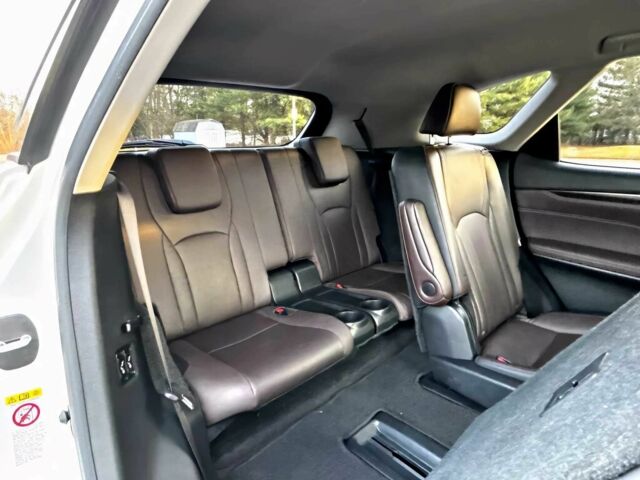 Белый Лексус РХ, объемом двигателя 3.5 л и пробегом 33 тыс. км за 30000 $, фото 12 на Automoto.ua