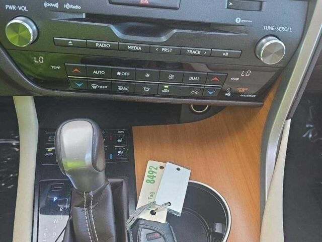 Белый Лексус РХ, объемом двигателя 0 л и пробегом 45 тыс. км за 28000 $, фото 8 на Automoto.ua