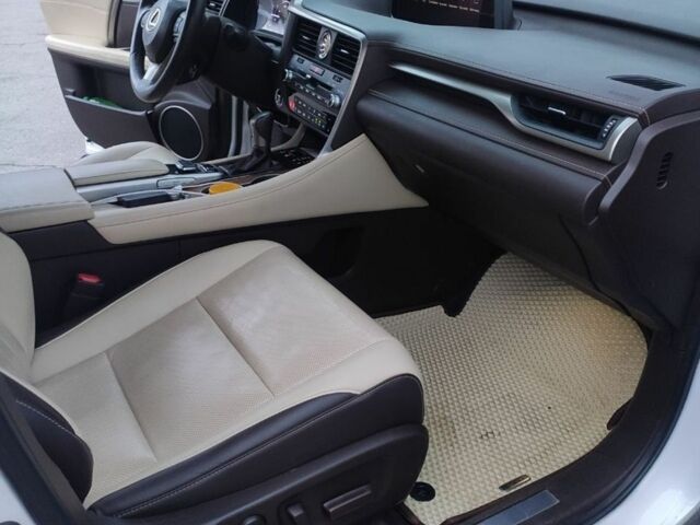 Белый Лексус РХ, объемом двигателя 3.46 л и пробегом 140 тыс. км за 43500 $, фото 3 на Automoto.ua