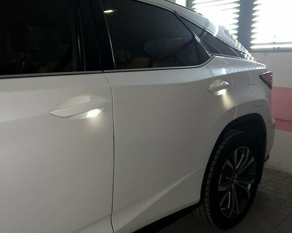 Белый Лексус РХ, объемом двигателя 2 л и пробегом 68 тыс. км за 37000 $, фото 10 на Automoto.ua