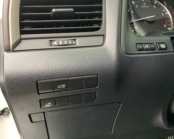 Лексус РХ 2019 у Дніпро (Дніпропетровську) на Automoto.ua Білий Лексус РХ, об'ємом двигуна 3.46 л та пробігом 122 тис. км за 38999 $, фото 35 на Automoto.ua