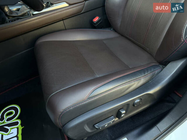 Белый Лексус РХ, объемом двигателя 2 л и пробегом 157 тыс. км за 33000 $, фото 36 на Automoto.ua