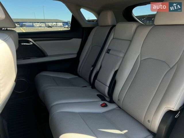 Белый Лексус РХ, объемом двигателя 3.5 л и пробегом 90 тыс. км за 45000 $, фото 9 на Automoto.ua