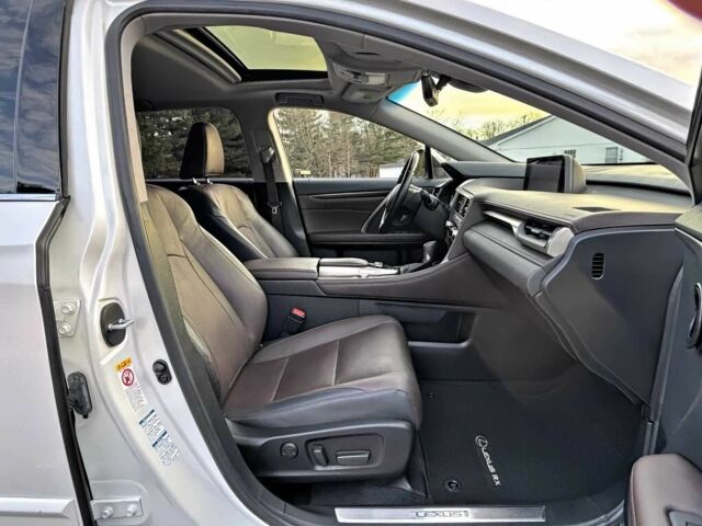 Белый Лексус РХ, объемом двигателя 3.5 л и пробегом 33 тыс. км за 30000 $, фото 8 на Automoto.ua