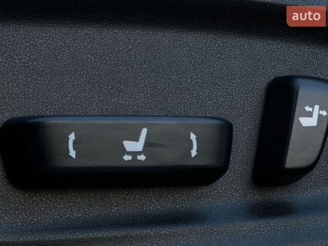 Белый Лексус РХ, объемом двигателя 2 л и пробегом 70 тыс. км за 47900 $, фото 23 на Automoto.ua