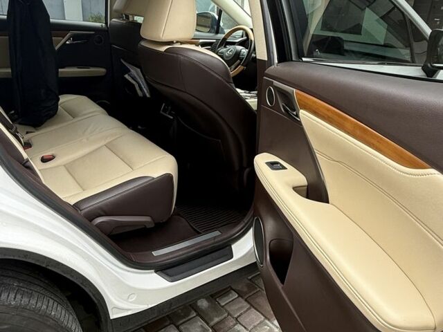 Лексус РХ 2019 у Софіївська Борщагівка на Automoto.ua Білий Лексус РХ, об'ємом двигуна 3.5 л та пробігом 77 тис. км за 44500 $, фото 14 на Automoto.ua