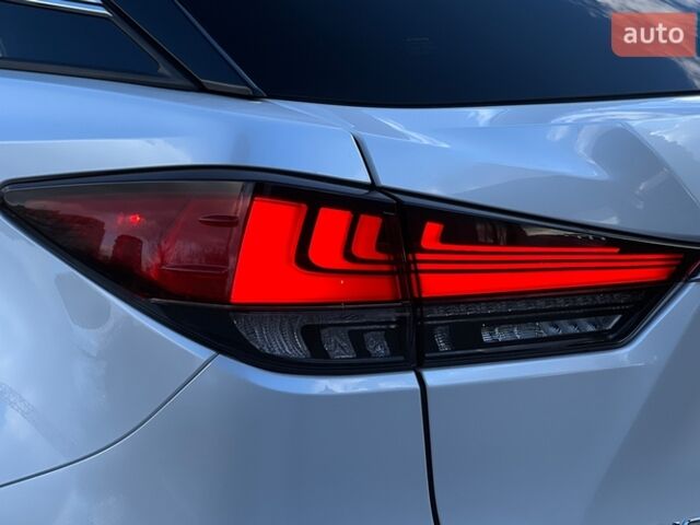 Белый Лексус РХ, объемом двигателя 2 л и пробегом 70 тыс. км за 47900 $, фото 35 на Automoto.ua