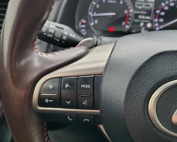 Белый Лексус РХ, объемом двигателя 2 л и пробегом 85 тыс. км за 43200 $, фото 21 на Automoto.ua