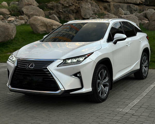 Белый Лексус РХ, объемом двигателя 2 л и пробегом 68 тыс. км за 39500 $, фото 12 на Automoto.ua