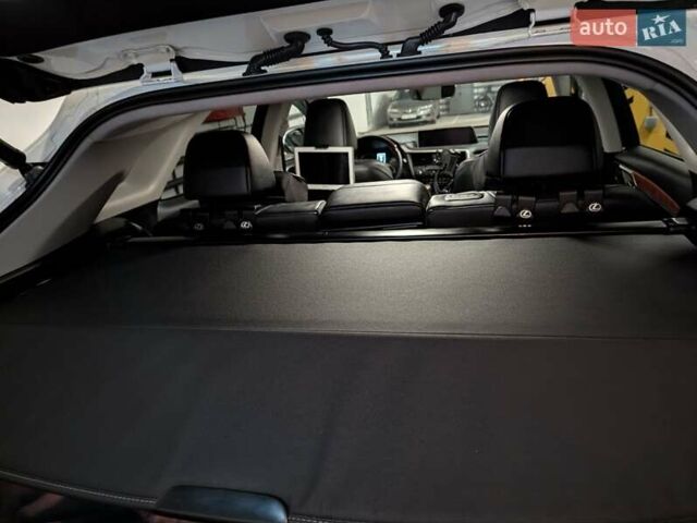 Белый Лексус РХ, объемом двигателя 3.46 л и пробегом 57 тыс. км за 42900 $, фото 33 на Automoto.ua