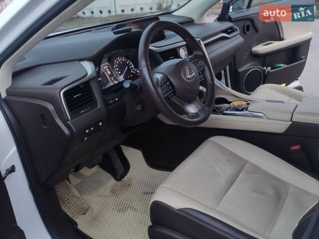 Білий Лексус РХ, об'ємом двигуна 3.46 л та пробігом 140 тис. км за 43500 $, фото 6 на Automoto.ua