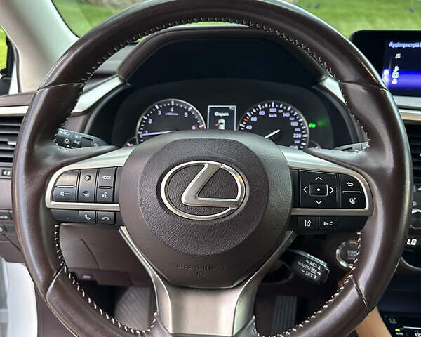 Белый Лексус РХ, объемом двигателя 2 л и пробегом 68 тыс. км за 41000 $, фото 1 на Automoto.ua