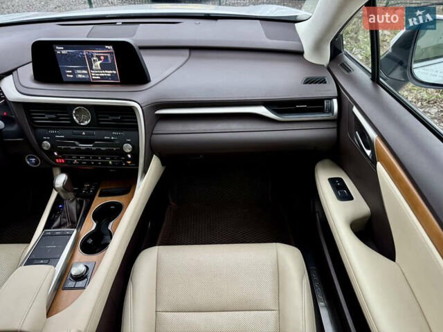 Белый Лексус РХ, объемом двигателя 3.5 л и пробегом 89 тыс. км за 39500 $, фото 18 на Automoto.ua