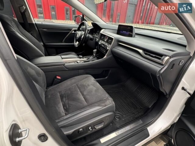 Белый Лексус РХ, объемом двигателя 2 л и пробегом 134 тыс. км за 40000 $, фото 13 на Automoto.ua