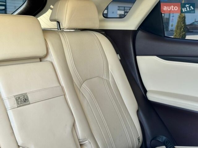 Белый Лексус РХ, объемом двигателя 2 л и пробегом 48 тыс. км за 43000 $, фото 16 на Automoto.ua
