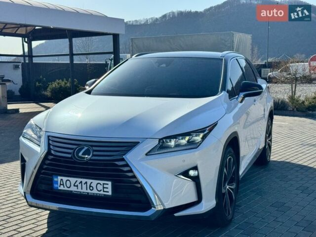 Белый Лексус РХ, объемом двигателя 2 л и пробегом 48 тыс. км за 43000 $, фото 3 на Automoto.ua