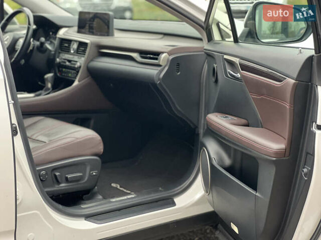 Білий Лексус РХ, об'ємом двигуна 3.46 л та пробігом 61 тис. км за 52000 $, фото 36 на Automoto.ua